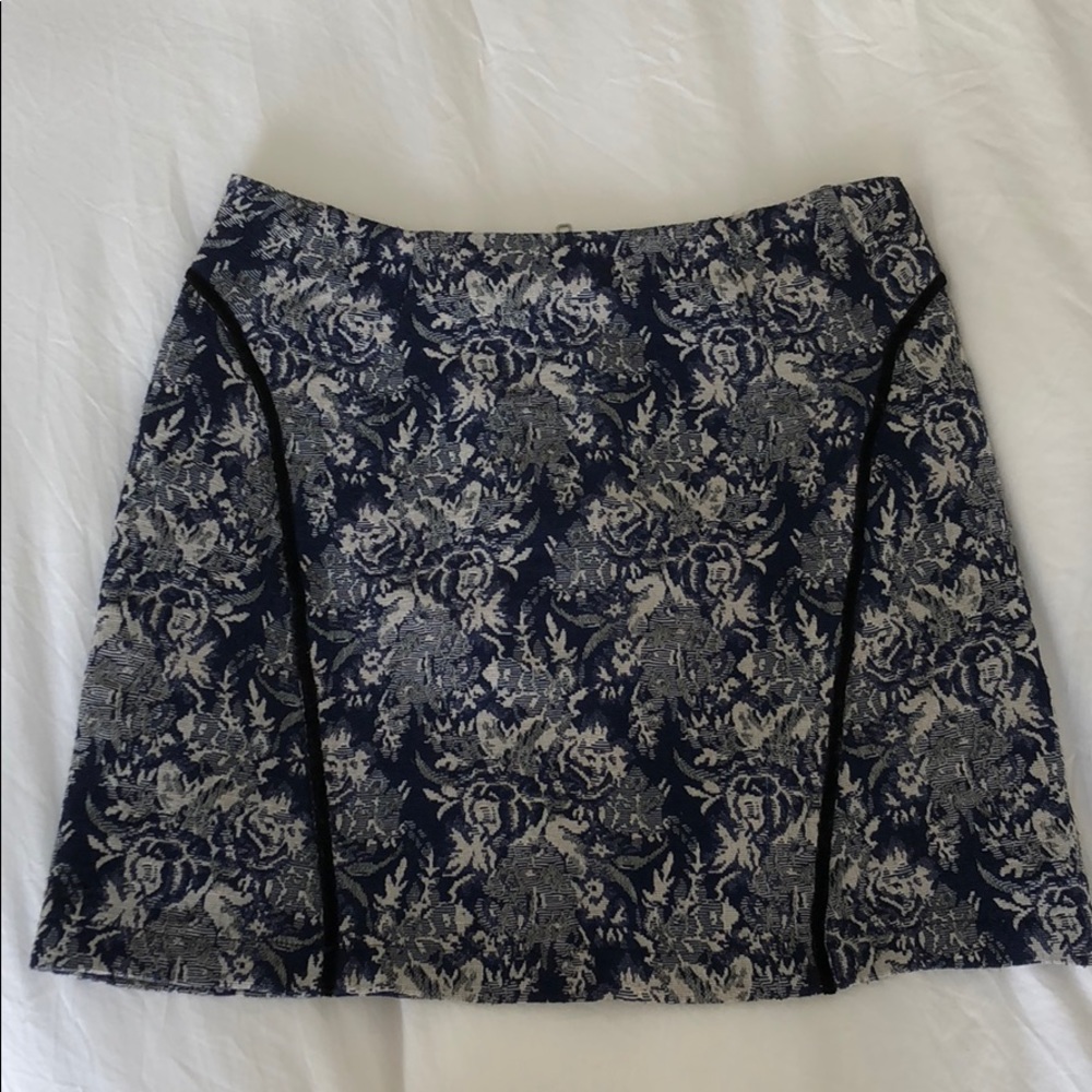 TOPSHOP Floral Skirt w/ Black Velvet Piping sz 4